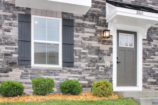 Building Photo - 2061 Lockwood Dr