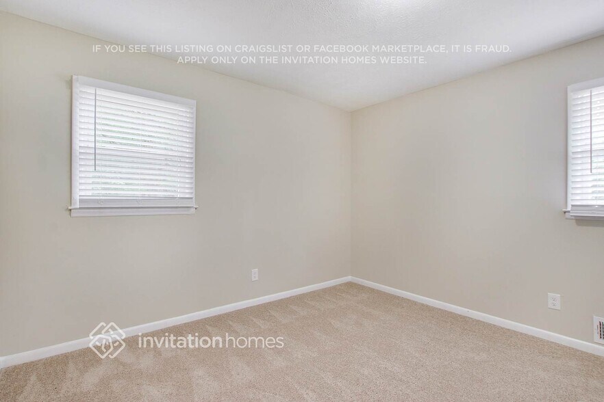 Building Photo - 3330 Scott Dr