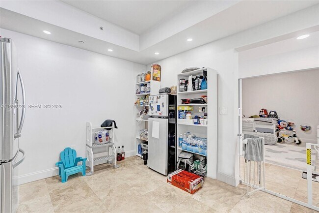 Building Photo - 3330 NE 190th St