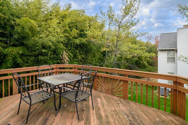 Building Photo - 1 Lanhill Ct