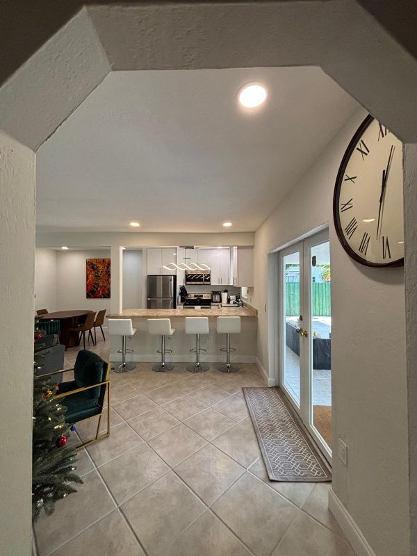 Building Photo - 1931 Mayo St