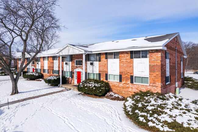 Building Photo - Applewood Village Apartments