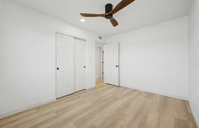 Building Photo - South Tempe 3BR Townhome w/ Private Yard, W/D & Parking