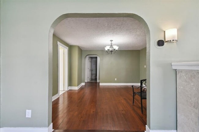 Building Photo - 1925 52nd St S