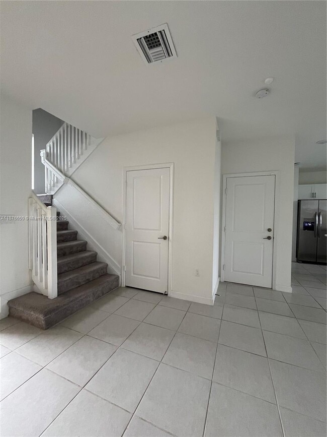 Building Photo - 10247 SW 231st Ln