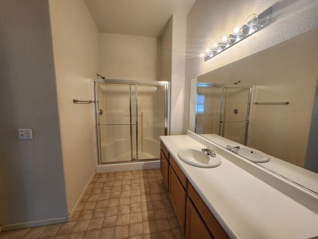 Building Photo - Cozy Condo in the Heart of Green Valley