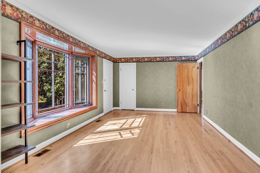 Building Photo - 526 Davidson Rd