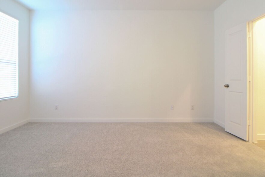 Building Photo - 5128 McKittrick