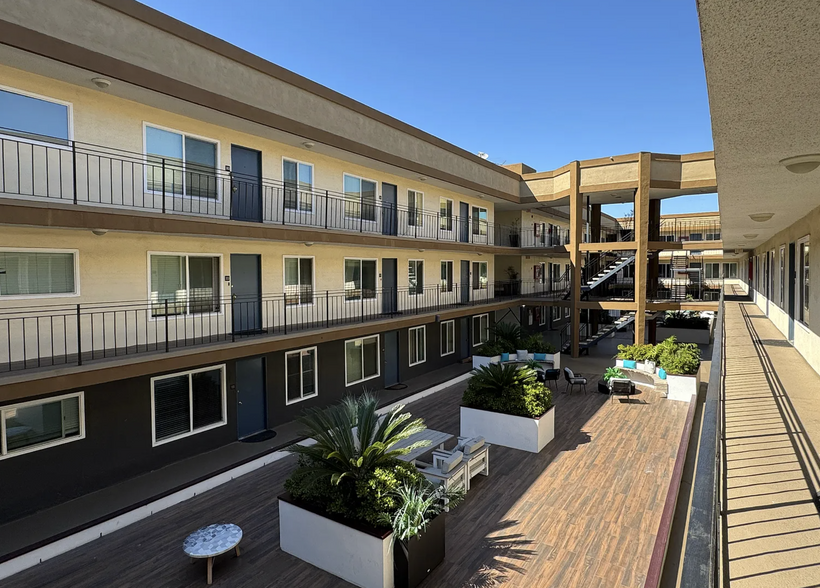 Building Photo - 391 Ximeno Ave