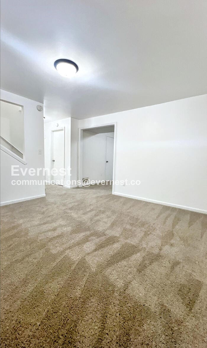 Building Photo - 325 Fawn Valley St