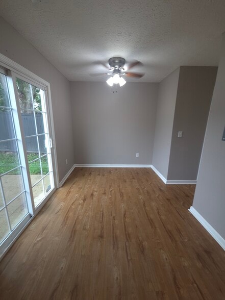 Kitchen/patio/dining area - 366 E Mithoff St