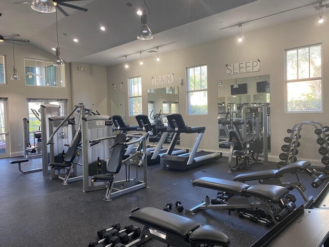 Building Photo - 750 Millbrae Ct