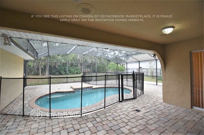 Building Photo - 15803 Oak Glen Way