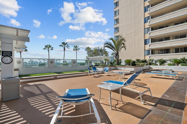 Building Photo - 700 E Ocean Blvd