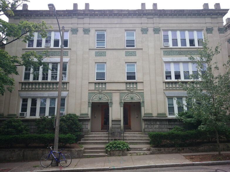 Building Photo - 324 Saint Paul St
