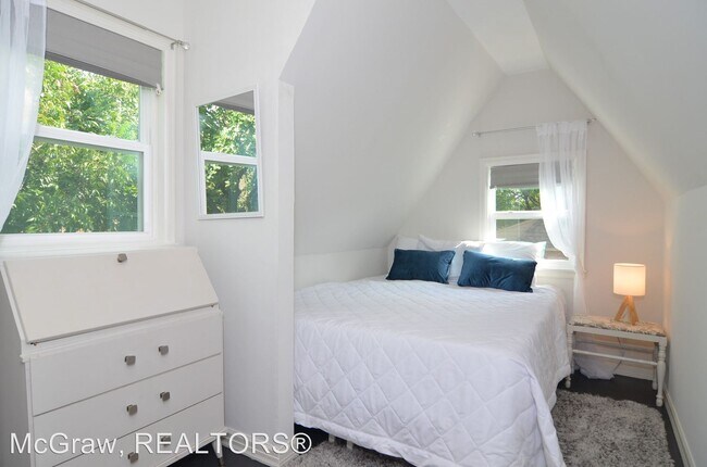 Building Photo - 4 br, 2 bath House - 1132 S. Braden Ave.