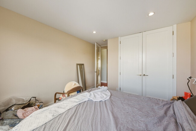 Building Photo - 26 Winfield St