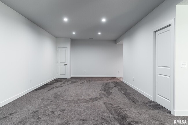 Building Photo - 5302 Addyson Dr