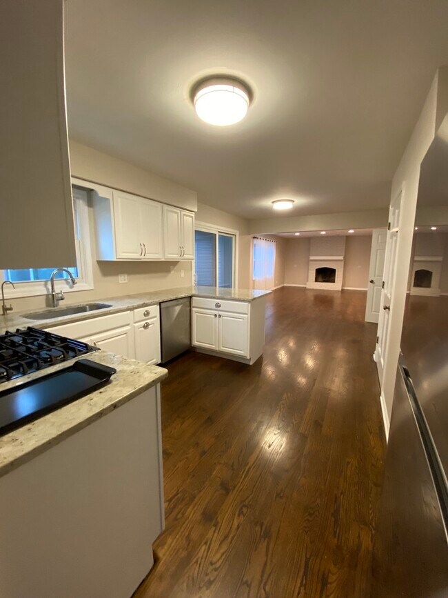 Building Photo - 1332 Culpepper Dr