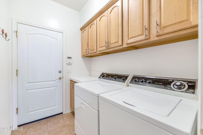 Building Photo - 11539 E Bronco Trail