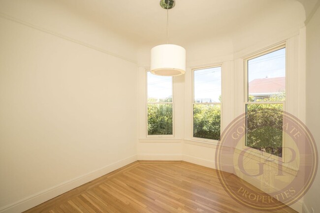 Building Photo - Cole Valley - 2 BR, 1 BA Condo 766 Sq. Ft....