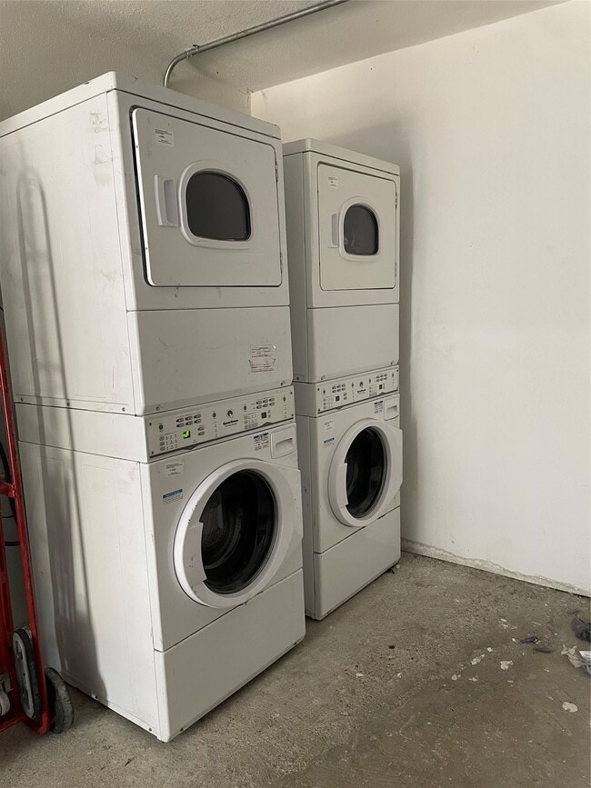 Building Photo - 2302 Avenue H