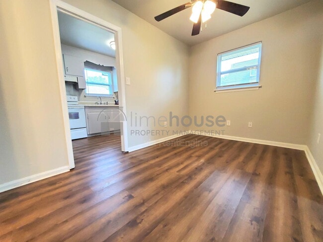 Building Photo - 119 Bob Ln