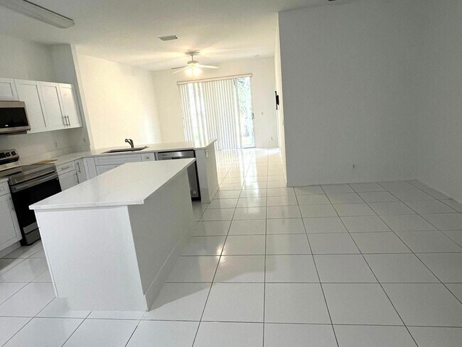 Building Photo - 3166 Via Poinciana