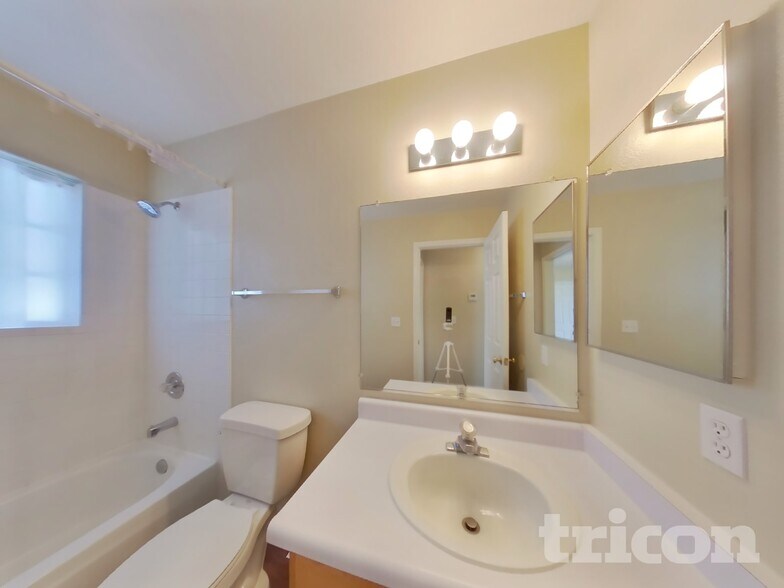 Building Photo - 600 Blue Skies Dr