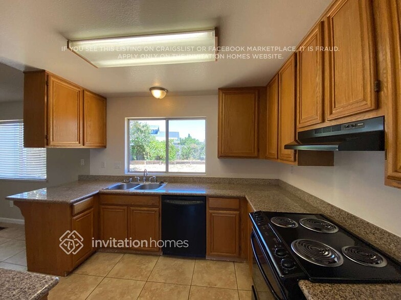 Building Photo - 4886 Birkdale Cir