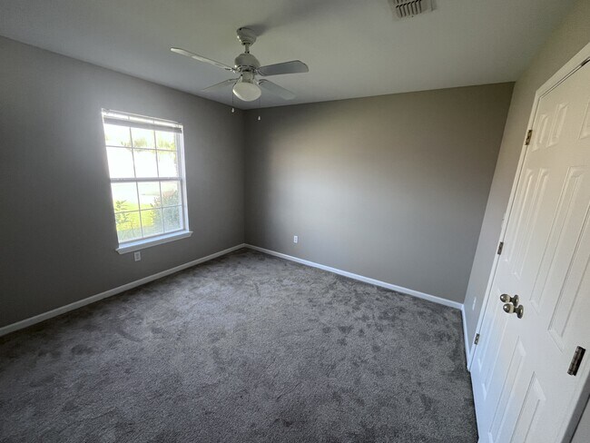 Building Photo - 54 W Plaza Blvd