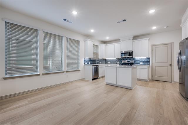 Building Photo - 512 Parkside Dr