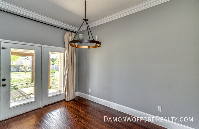 Building Photo - 117 Windy Hollow