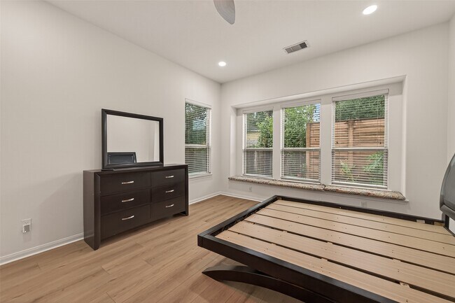 Building Photo - 16131 Keystone Ridge Ln