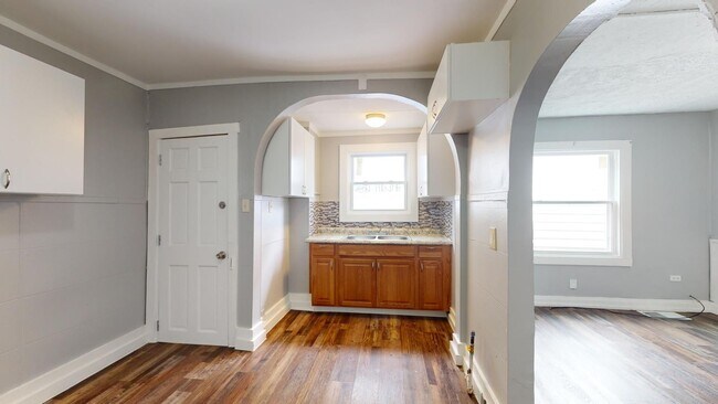 Building Photo - 3523 Walton Ave