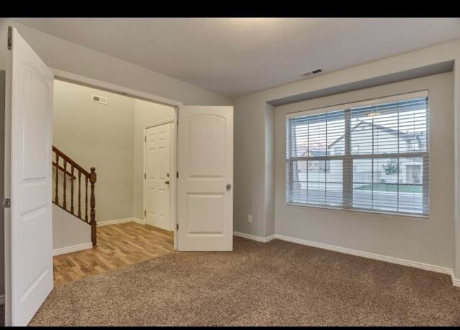 Building Photo - Spacious Living in Spring Creek Ranch – Your Next Home Awaits