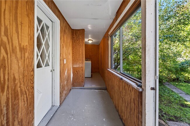 Building Photo - 127 Wall St