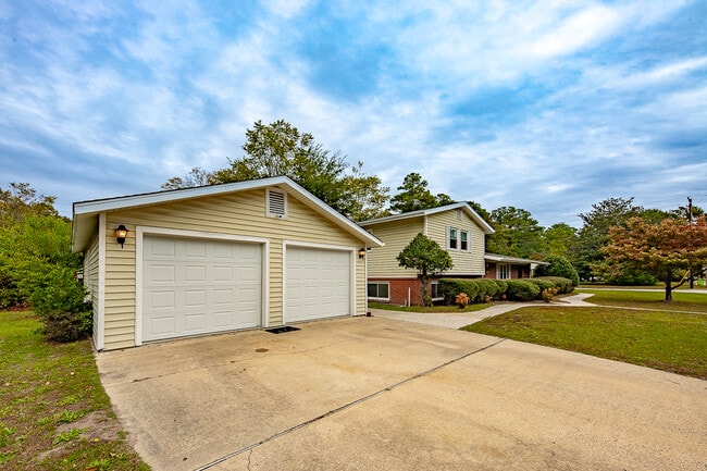 Building Photo - 2300 Woodland Ave