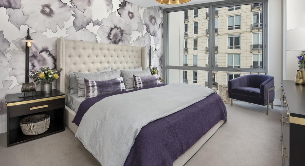 Building Photo - 912 N State St