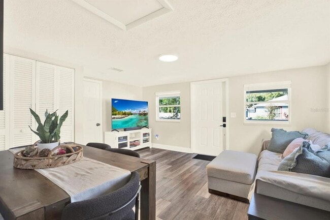 Building Photo - 1707 E New Orleans Ave