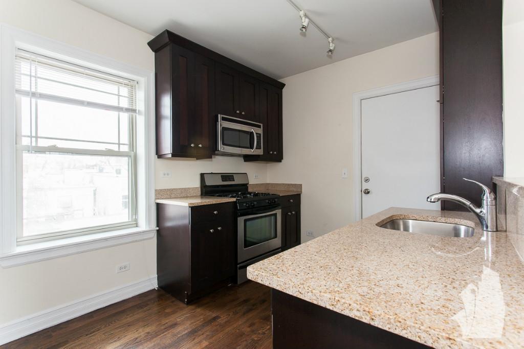 Building Photo - 3510 N Sheffield Ave