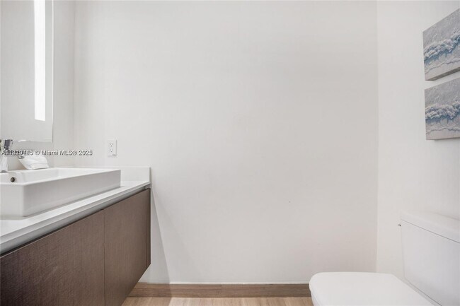 Building Photo - 1451 Brickell Ave