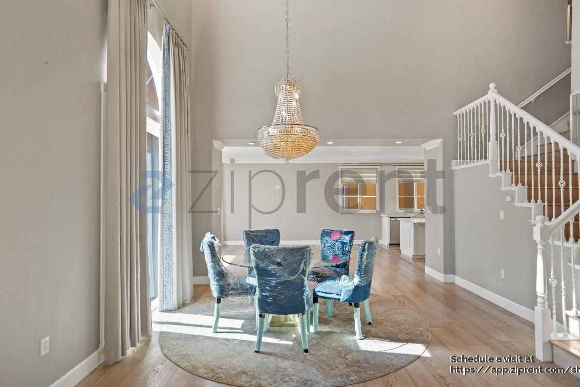 Building Photo - 51 Viola St