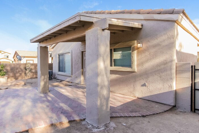 Building Photo - 461 East Placita Rejilla