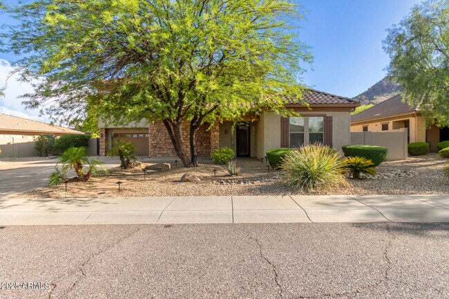 Building Photo - 5811 W Bonanza Ln