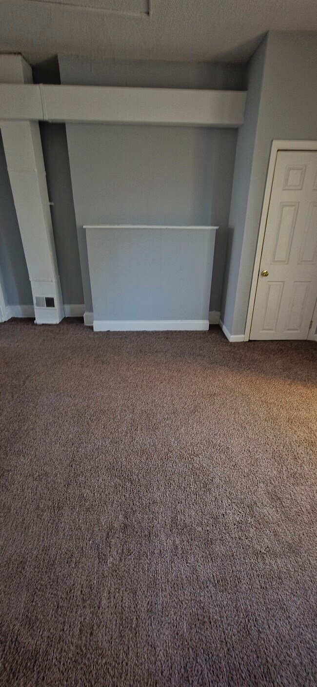 Building Photo - 817 N Carey St