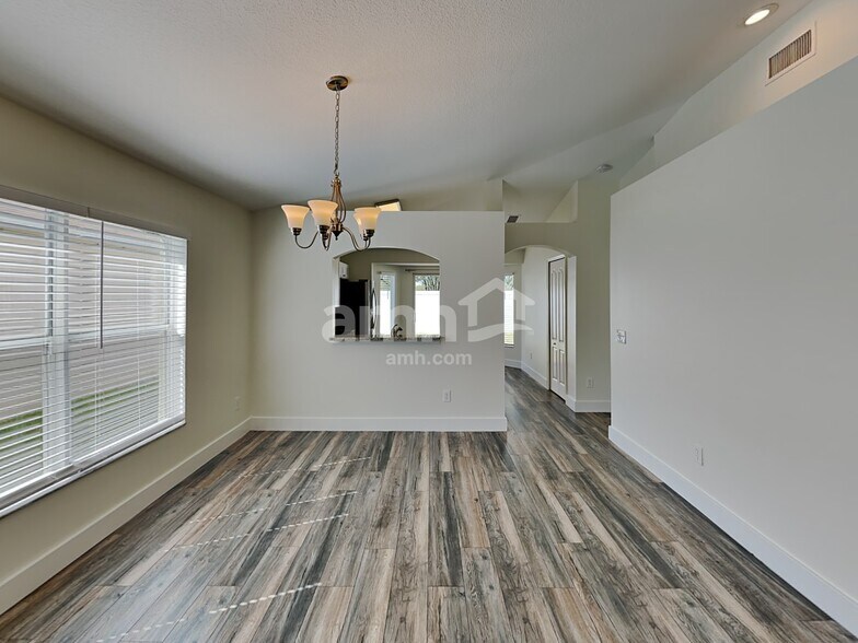 Building Photo - 12806 Adventure Dr