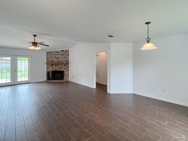 Building Photo - 1304 Pine Hill Cir