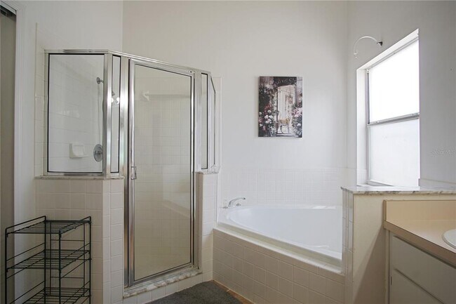 Building Photo - 928 Loma Bonita Dr
