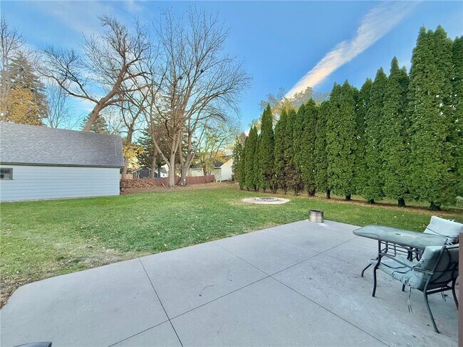 Building Photo - 1201 6th St SW